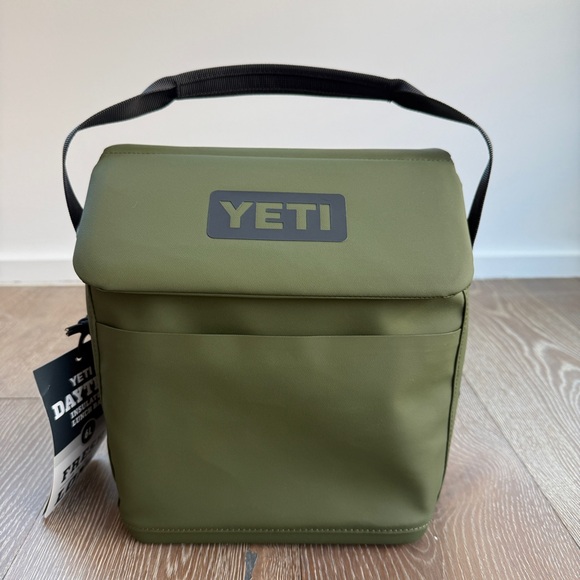 YETI '6L Lunch Bag' in Olive - Picture 9 of 16